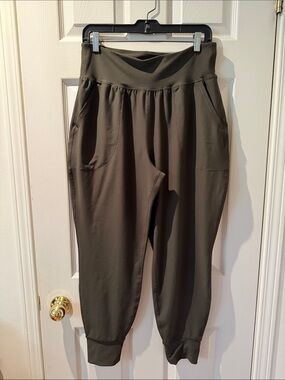 Old Navy Olive Pull-On Jogger Pants